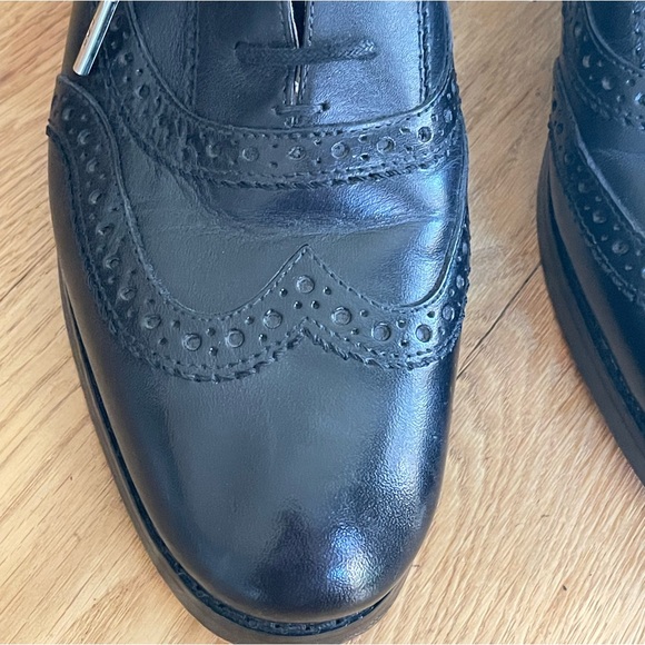 Classic Black Leather Brogues for Women - Picture 3 of 8